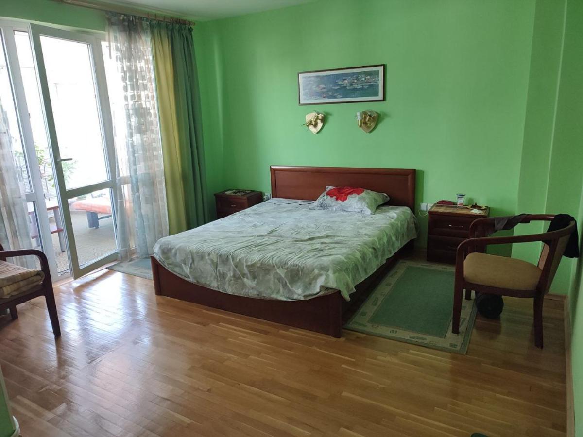 Spring Nebula Aparthotel Varna Exterior photo